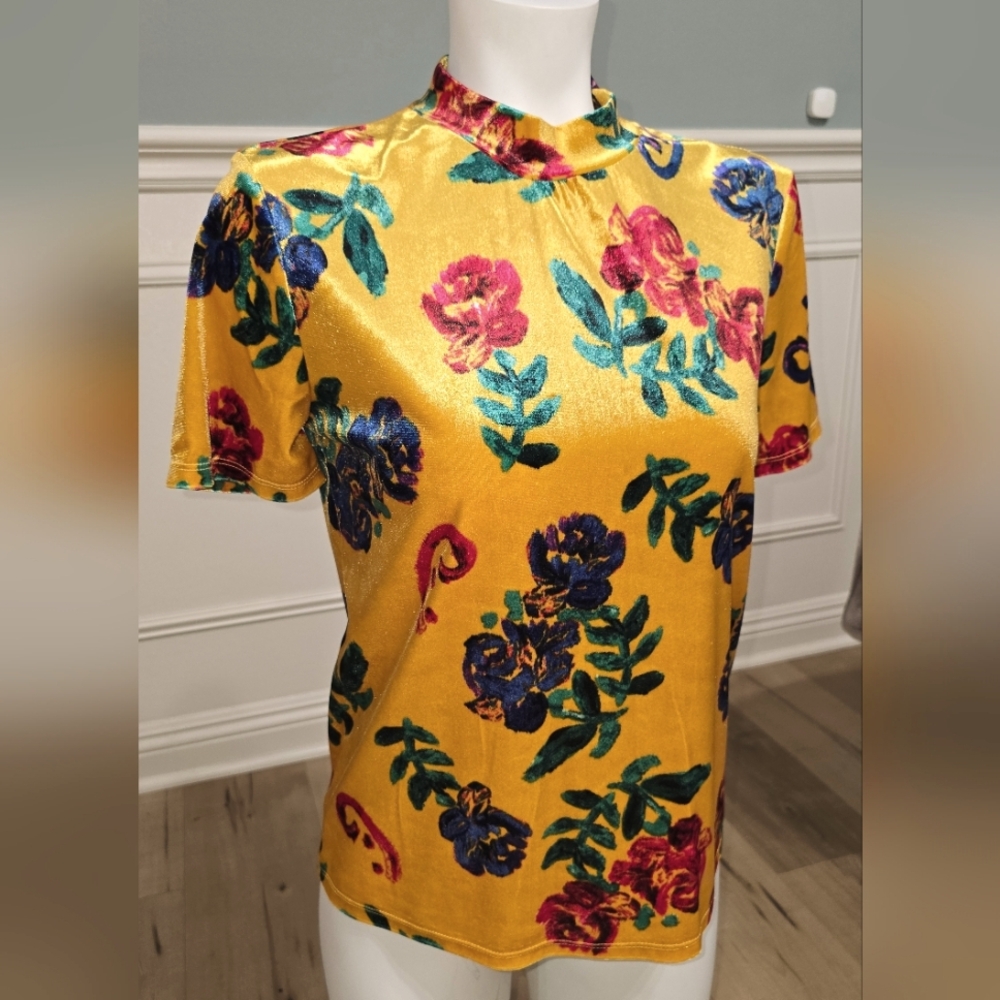 Zara Smalk Velved Yellow Fitted Blouse with Florals